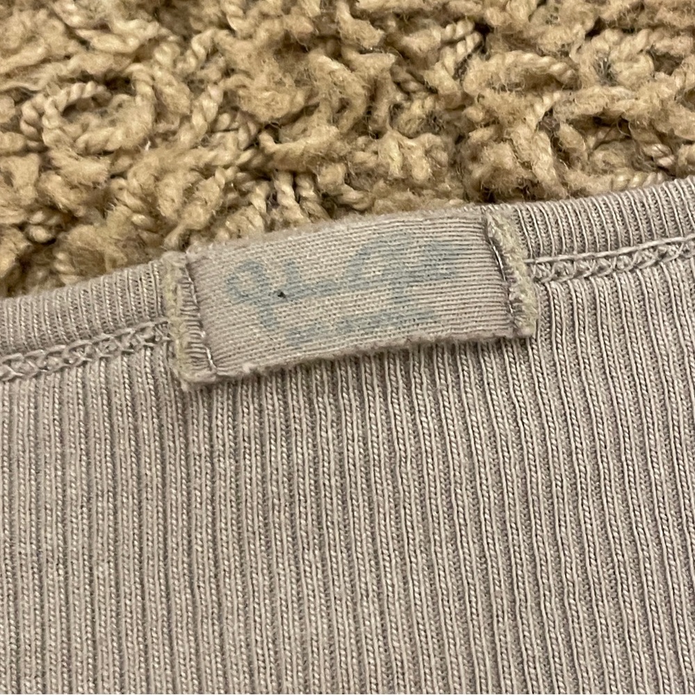 Brandy Melville/John Galt Full Button Zelly Long Sleeve Top Purple/Gray - Picture 2 of 4